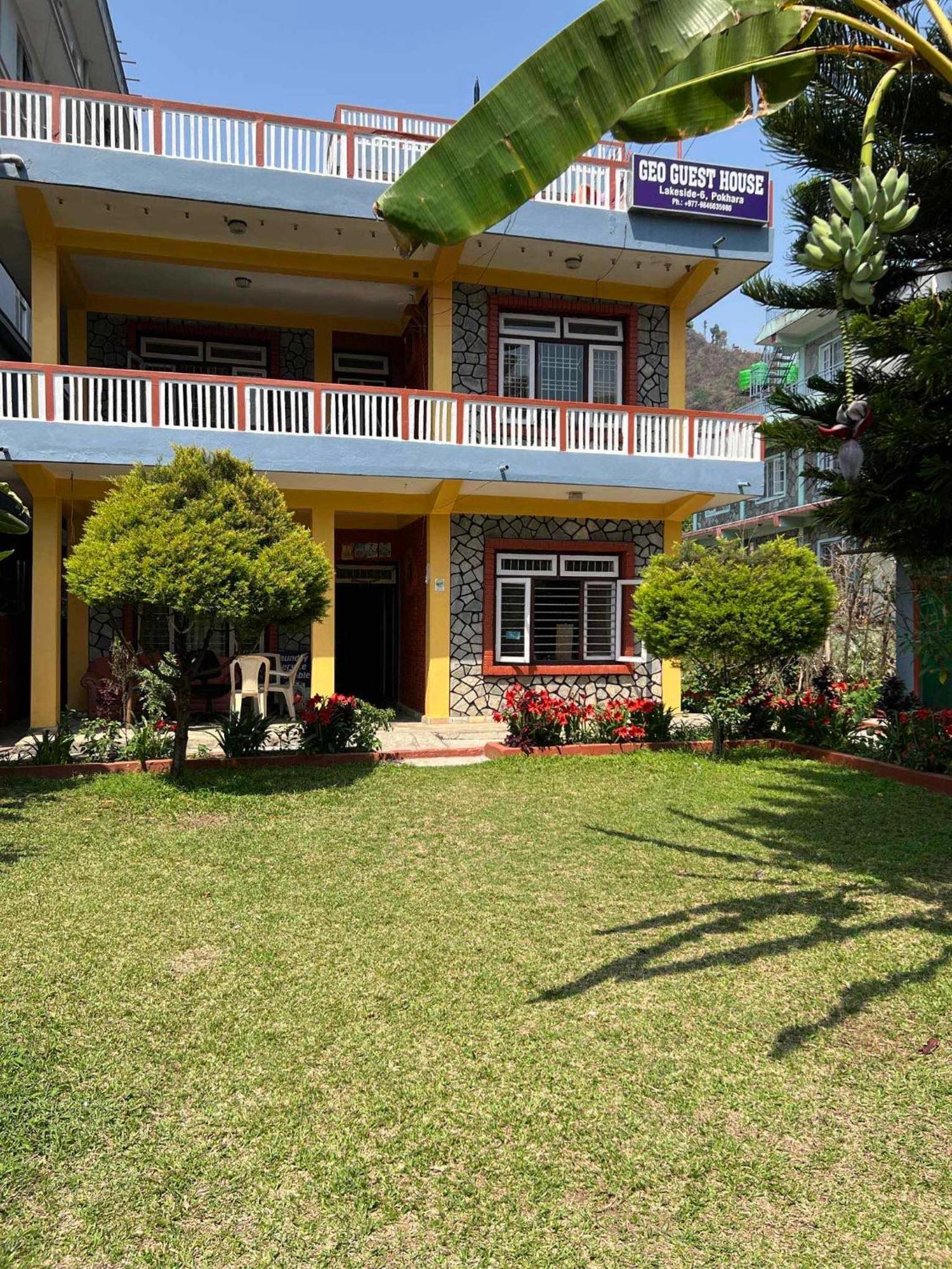 Geo Guest House Pokhara Exteriör bild