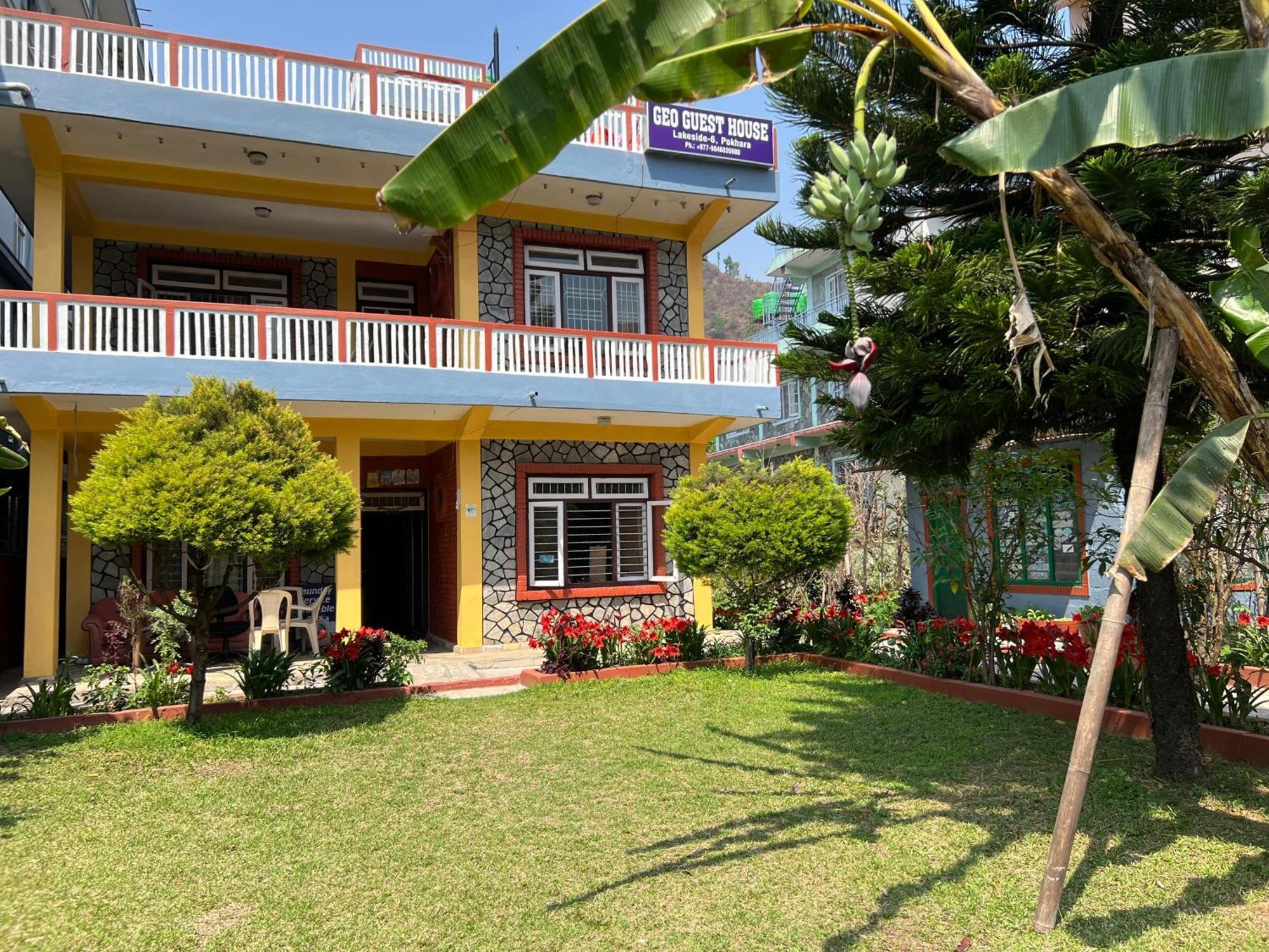 Geo Guest House Pokhara Exteriör bild