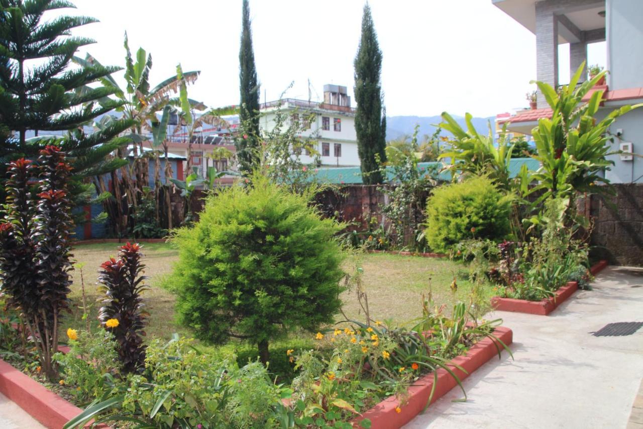 Geo Guest House Pokhara Exteriör bild