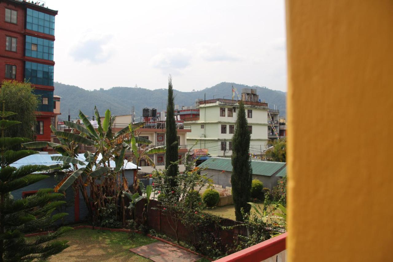 Geo Guest House Pokhara Exteriör bild
