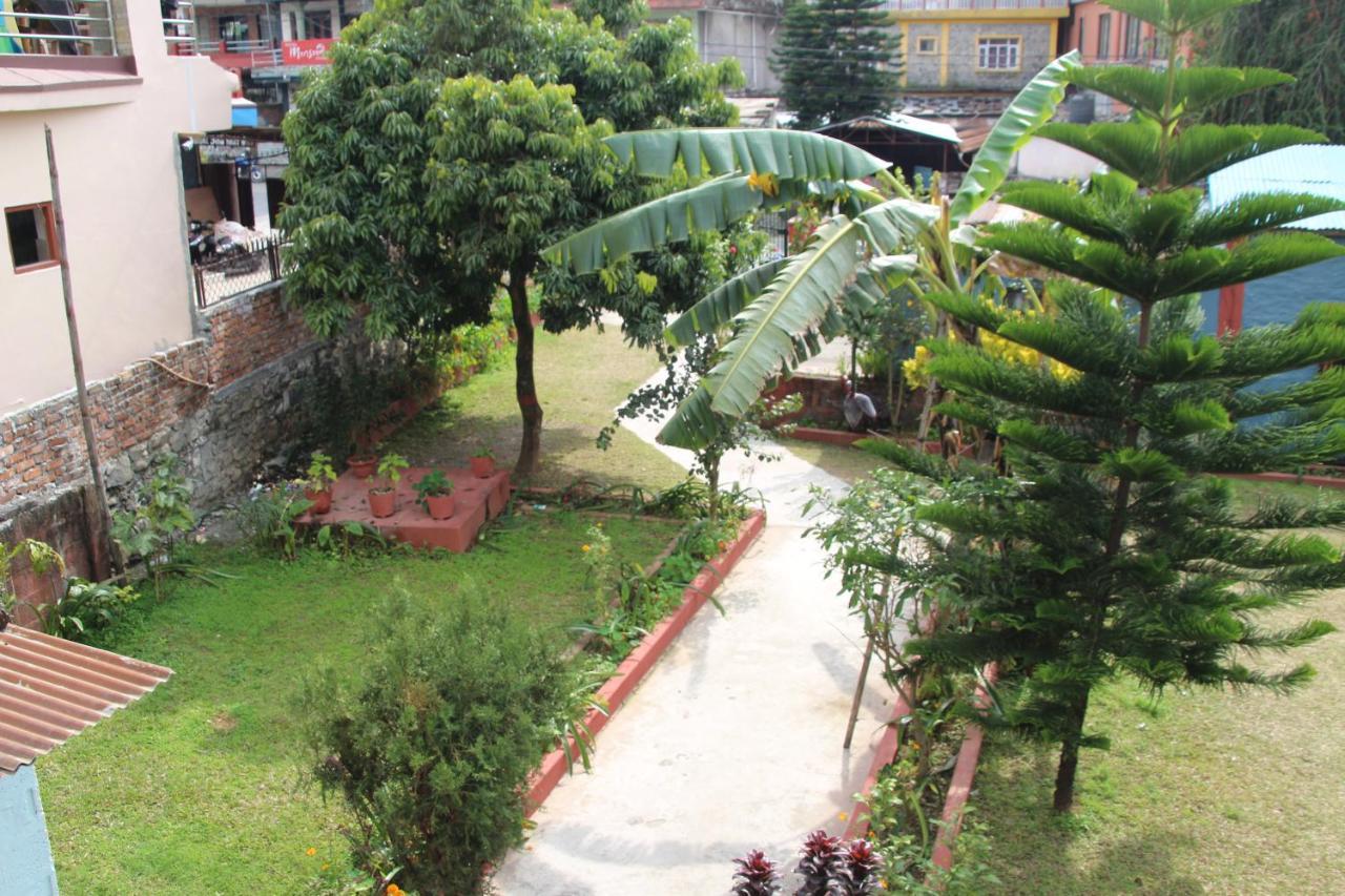 Geo Guest House Pokhara Exteriör bild
