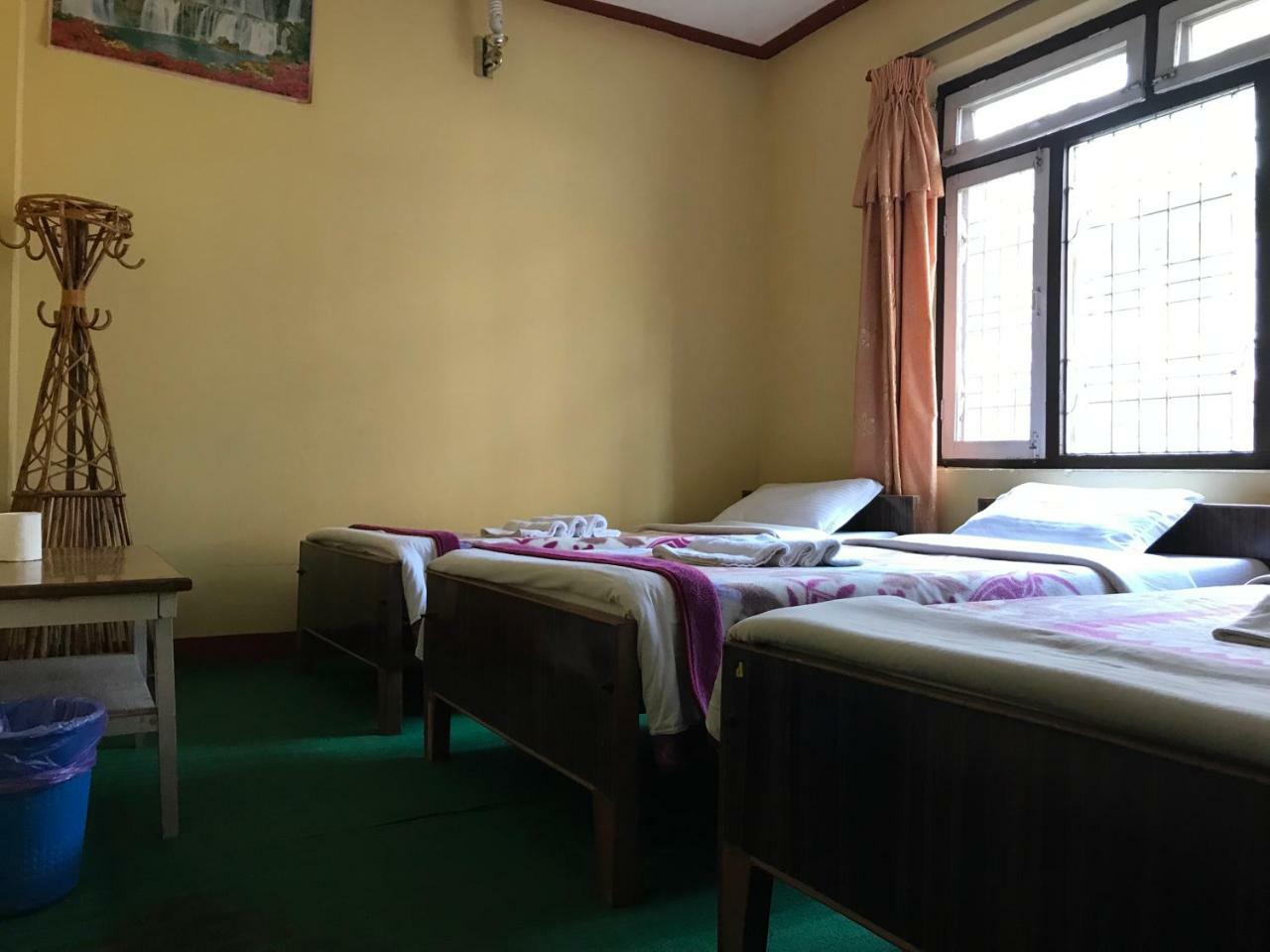 Geo Guest House Pokhara Exteriör bild