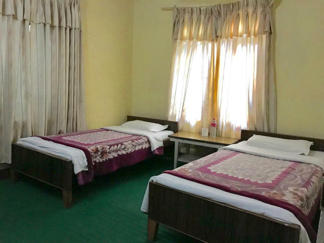 Geo Guest House Pokhara Exteriör bild